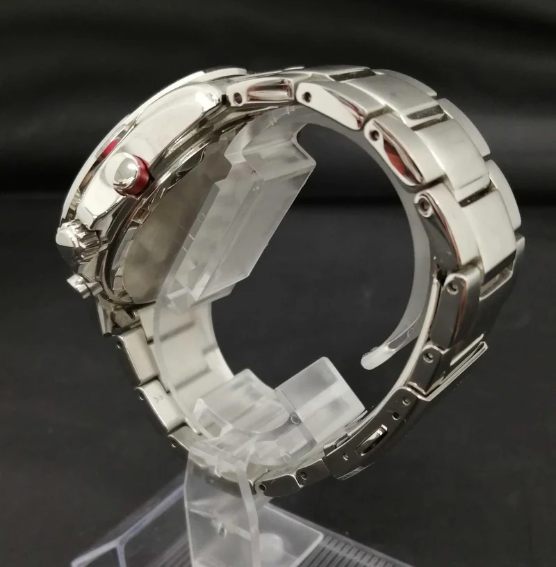 SEIKO Solaruhr V175-0DM0