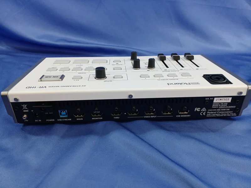 ROLAND AV-Streaming-Mixer VR-1HD