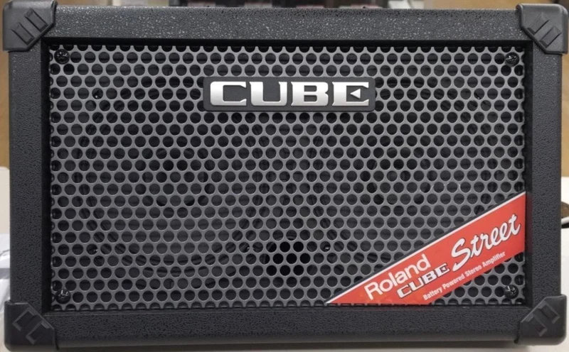 ROLAND Verstärker CUBE-STA