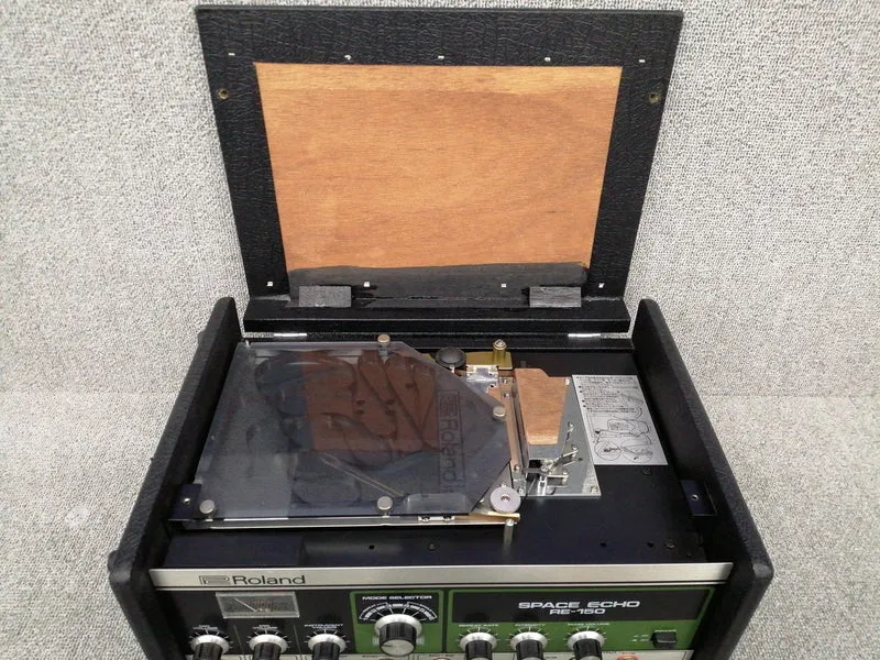 ROLAND Tape Echo RE-150