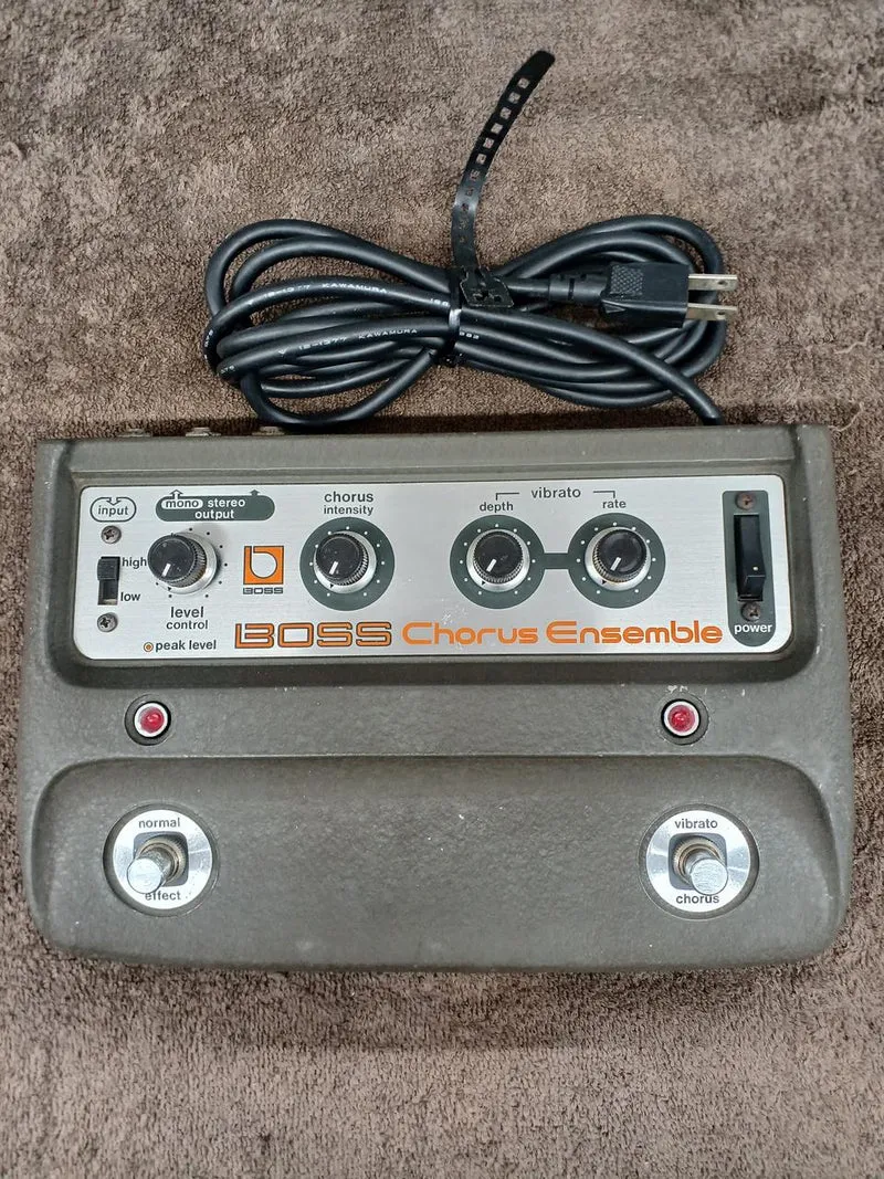 BOSS Chorus CE-1