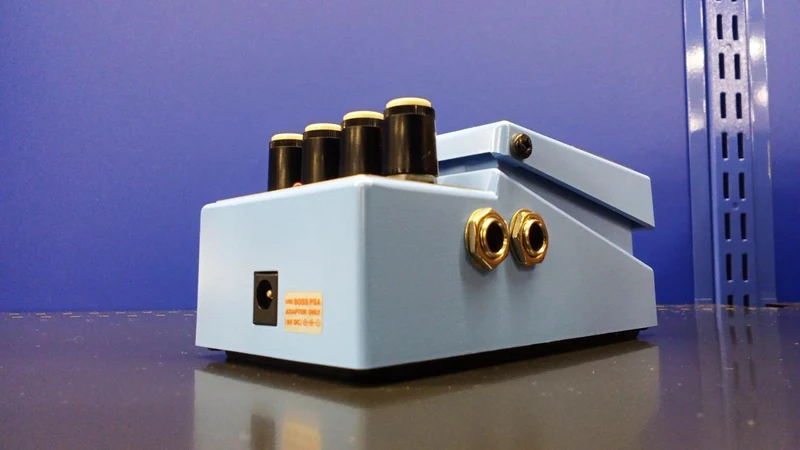 BOSS Effektpedal CH-1
