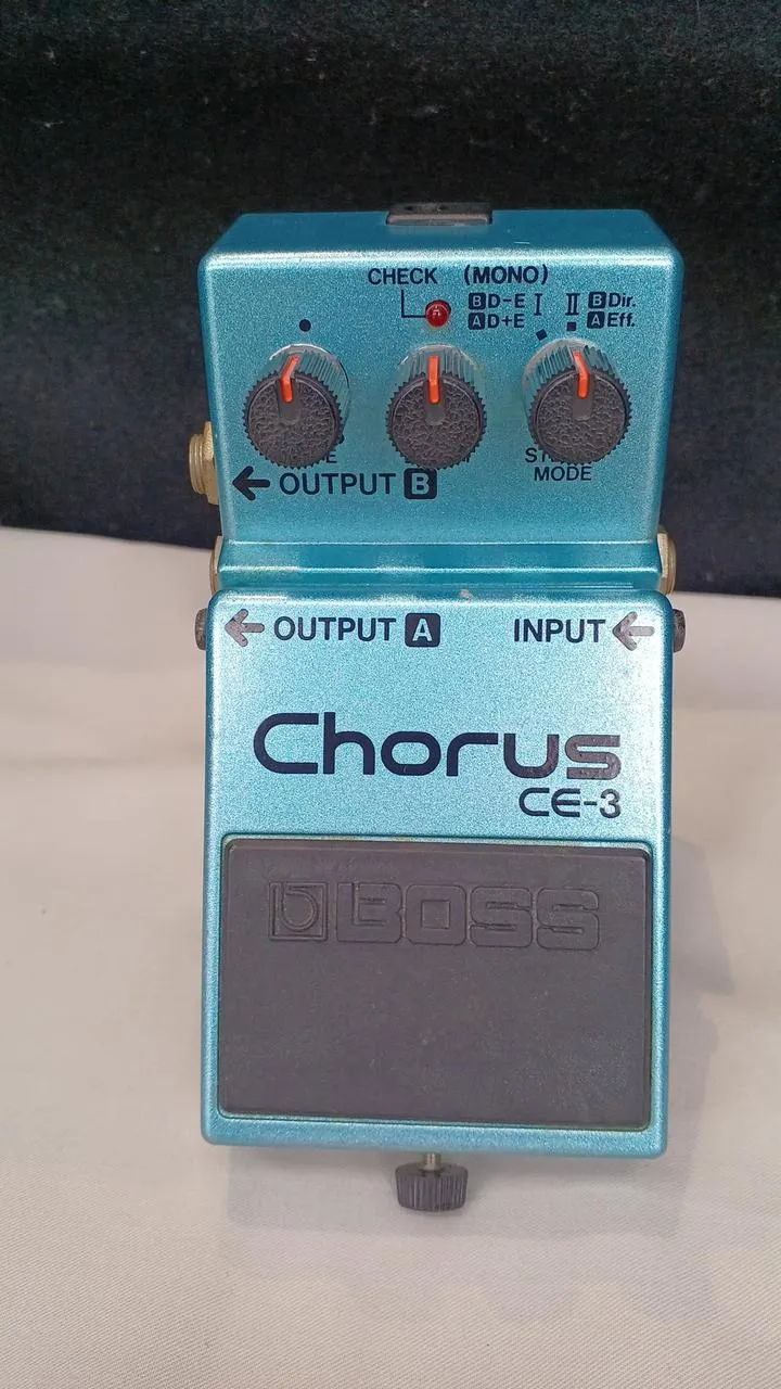 BOSS Effektpedal CE-3