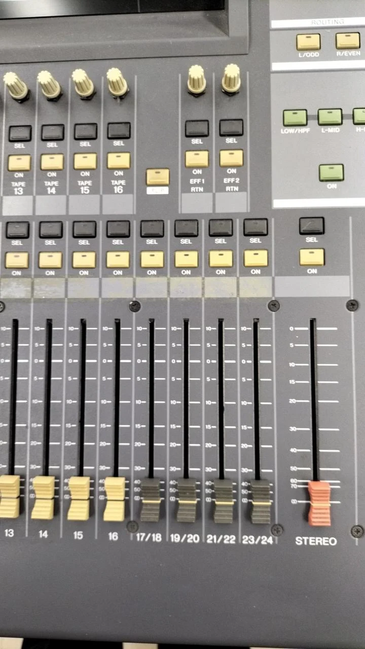[SCHROTT] YAMAHA Digitalmixer O2R
