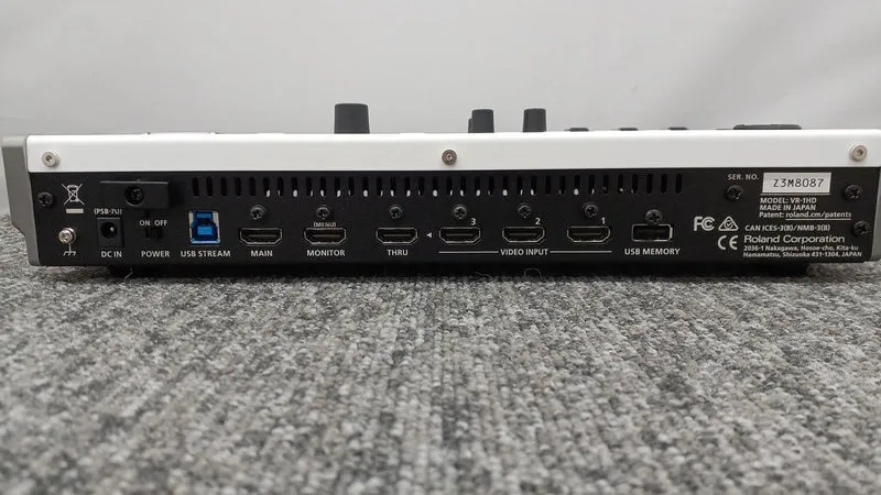 ROLAND Streaming Mixer VR-1HD