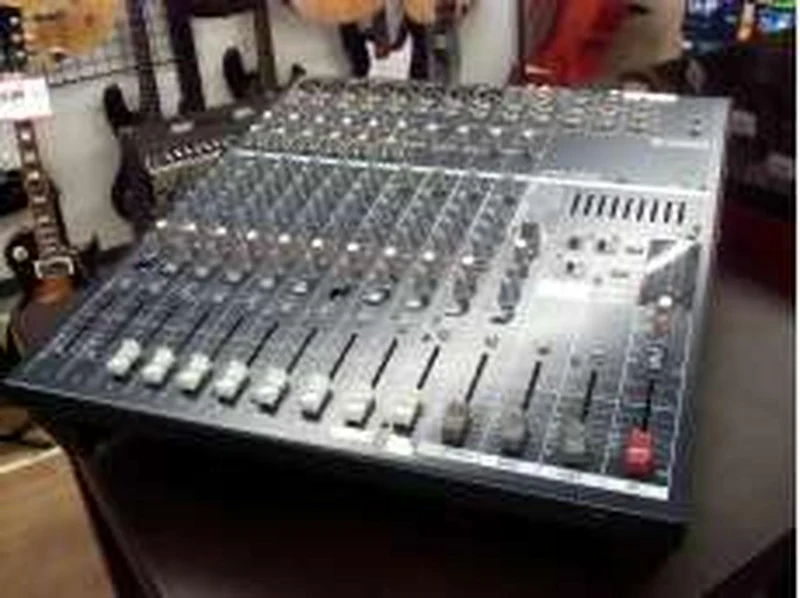 YAMAHA [Keine Garantie für Schrott] EMX5014C EMX5014C