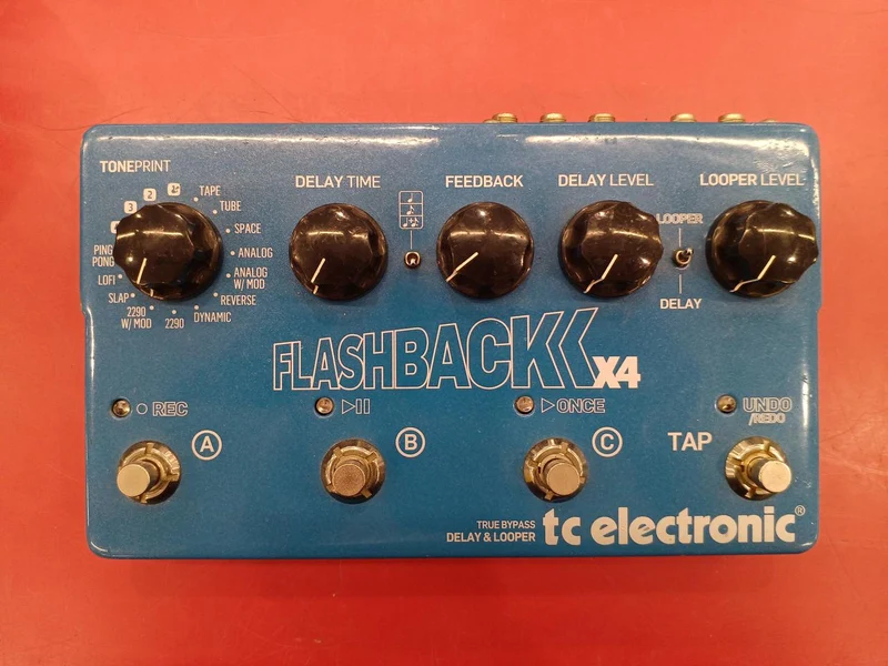 TC ELECTRONIC Effektpedale FLASHBACK & LOOPER