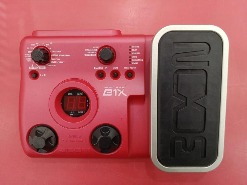 ZOOM Multi-Effektpedal B1X