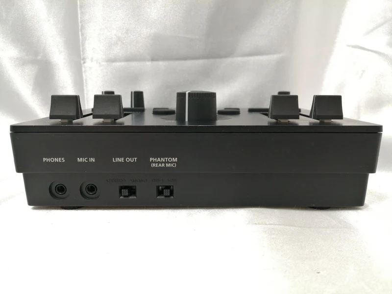ROLAND Vocal Effects VT-4