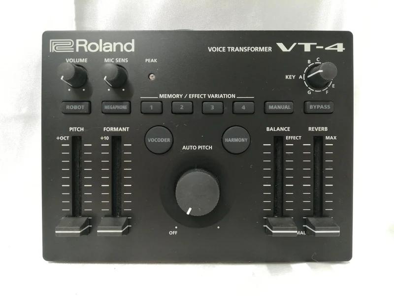 ROLAND Vocal Effects VT-4
