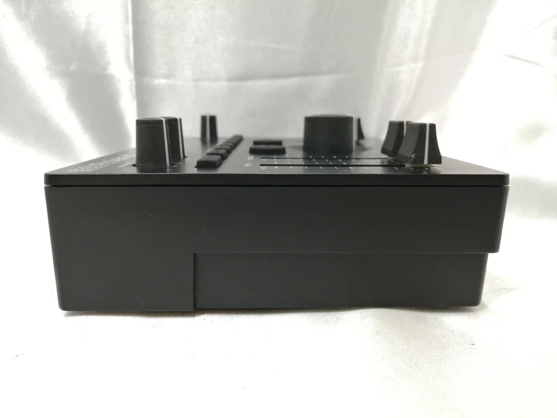 ROLAND Vocal Effects VT-4