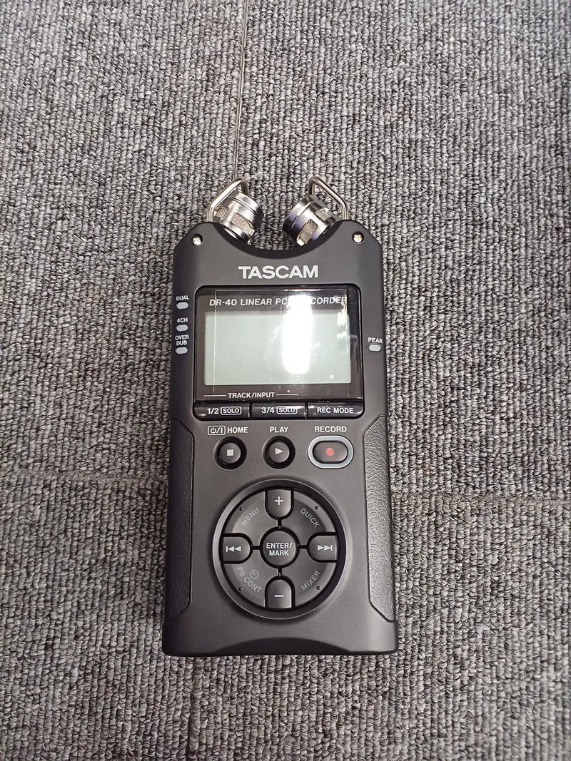 TASCAM PCM-Recorder DR-40