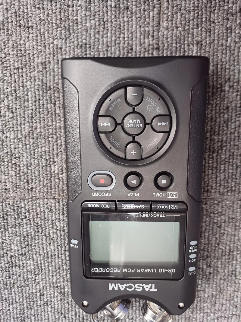 TASCAM PCM-Recorder DR-40