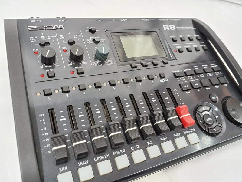 ZOOM MTR R8