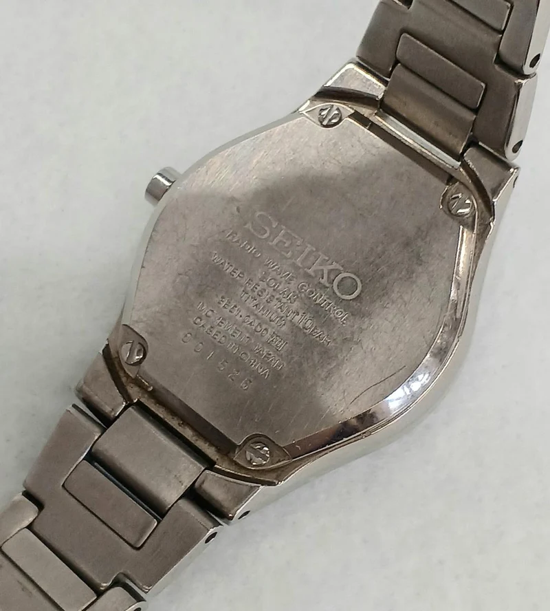 SEIKO Solar-Armbanduhr 3B51-0AD0