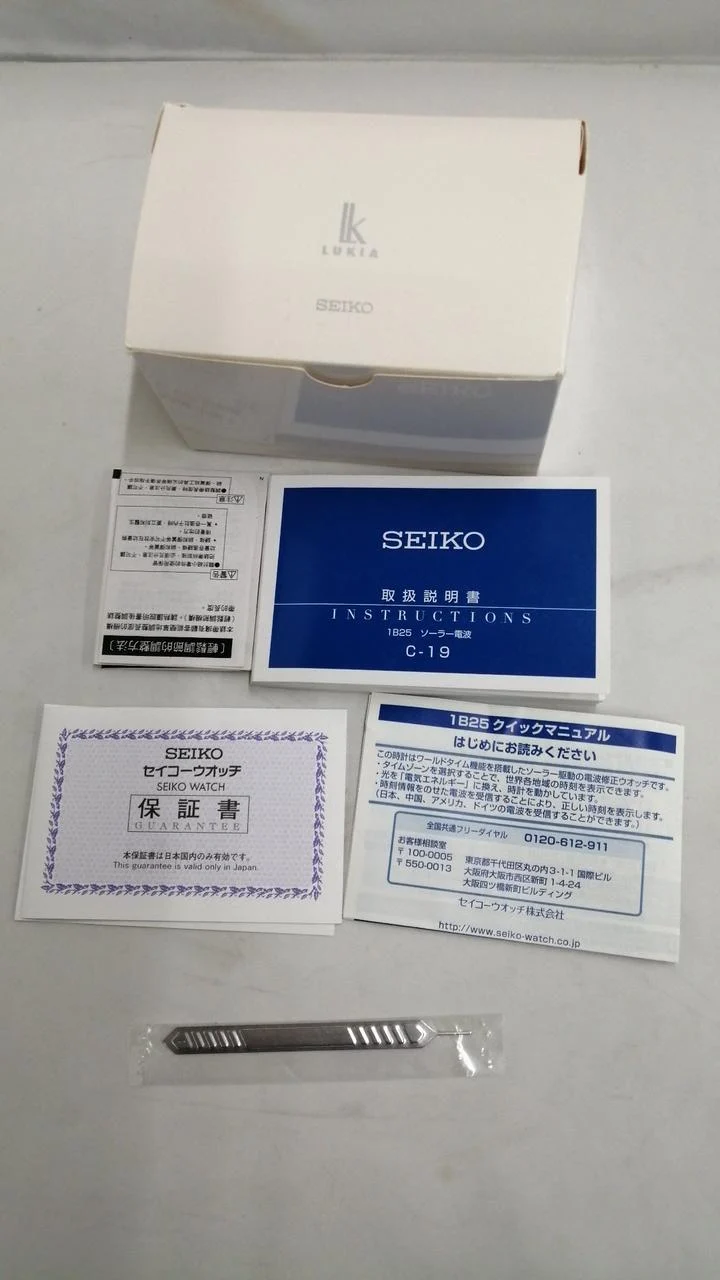 SEIKO Solar-Quarz-Armbanduhr 1B25-OAHO