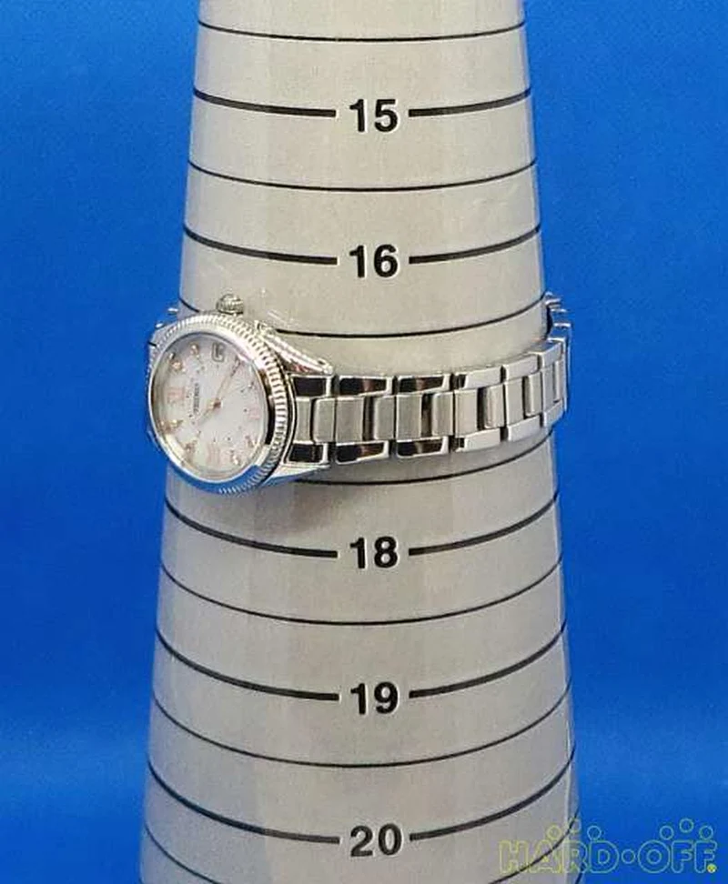 SEIKO Quarz-Analog-Armbanduhr SWFH061
