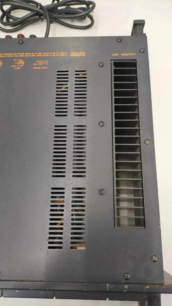 TOA Leistungsverstärker Rack Typ P75D