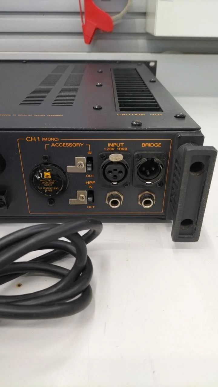 TOA Leistungsverstärker Rack Typ P75D
