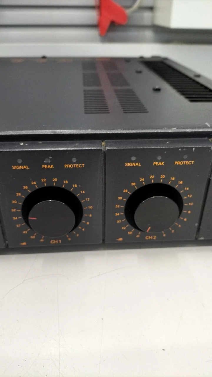 TOA Leistungsverstärker Rack Typ P75D