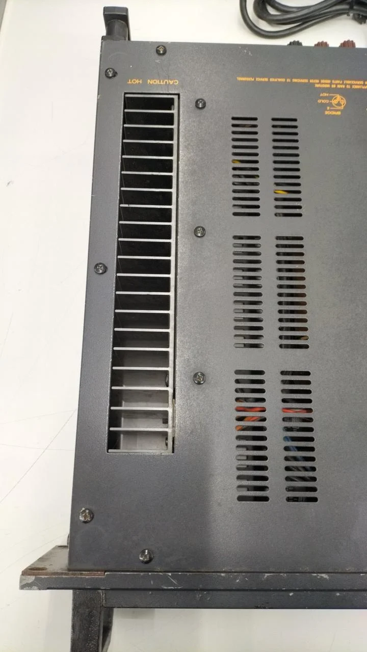 TOA Leistungsverstärker Rack Typ P75D
