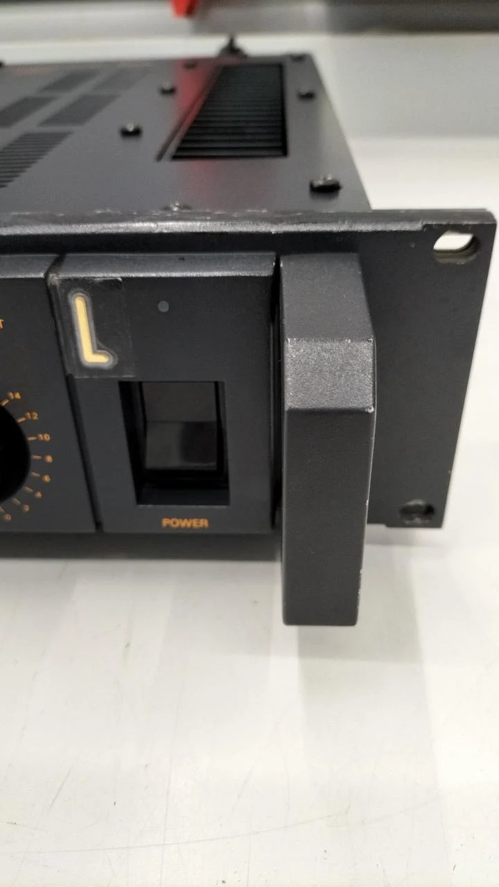 TOA Leistungsverstärker Rack Typ P75D