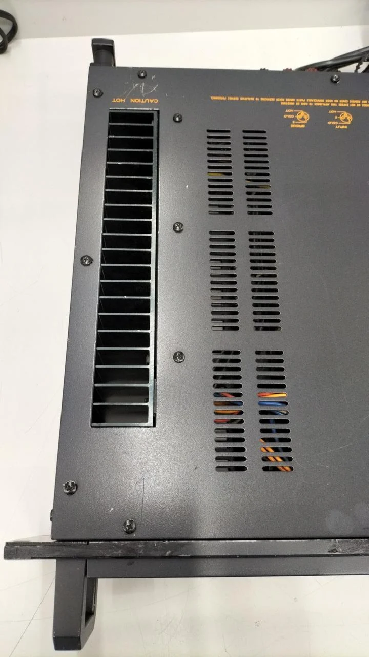 TOA Leistungsverstärker Rack Typ P75D