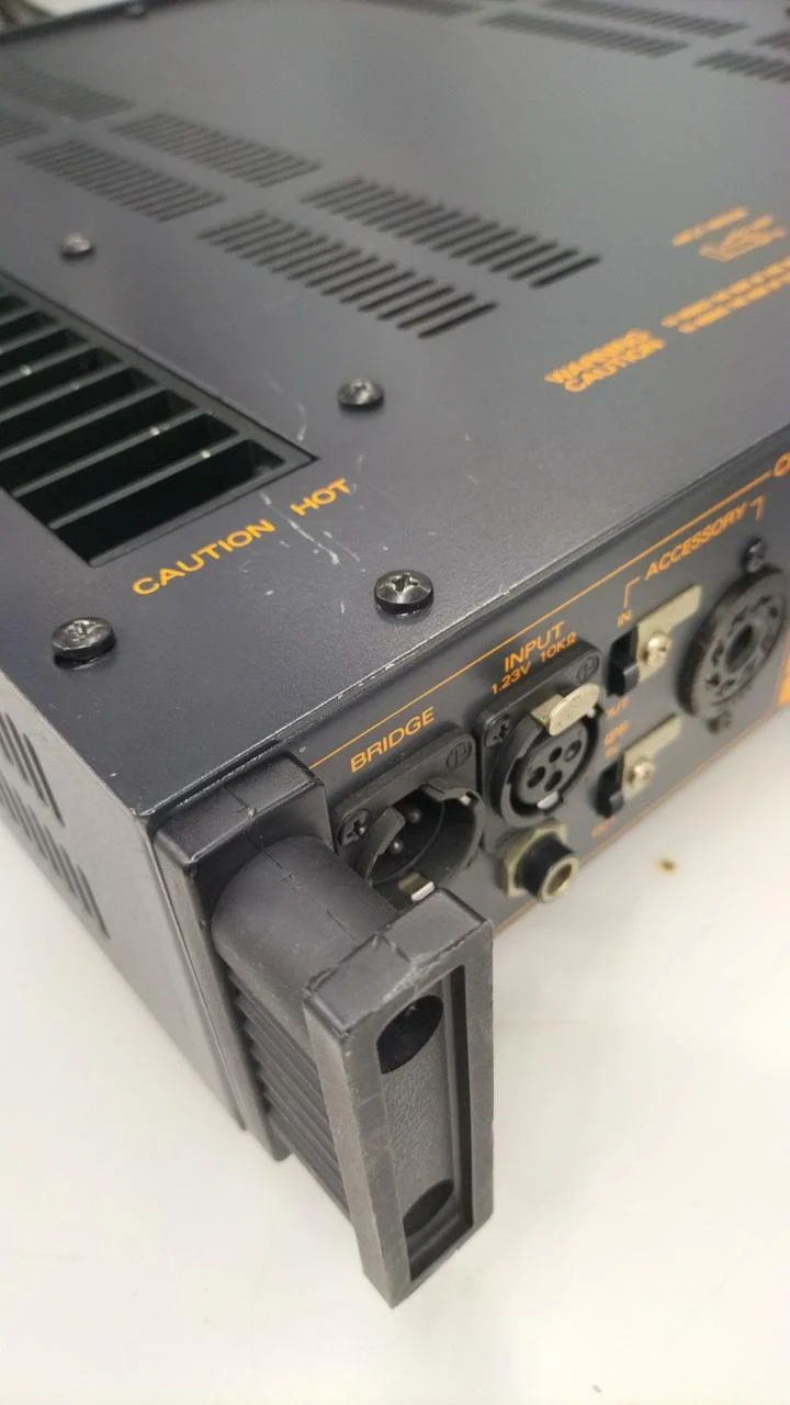 TOA Leistungsverstärker Rack Typ P75D