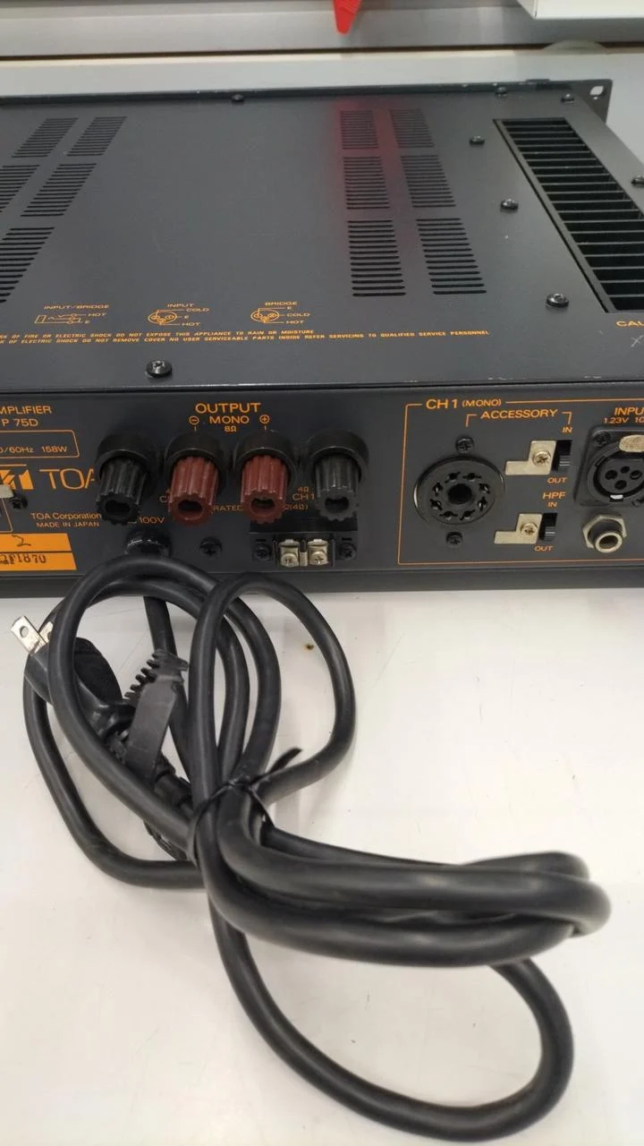 TOA Leistungsverstärker Rack Typ P75D
