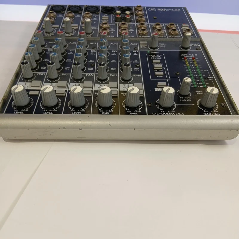 [SCHROTT] MACKIE Mixer 802-VLZ3