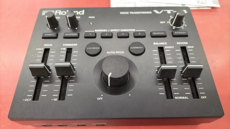 ROLAND Voice Transformers VT-4