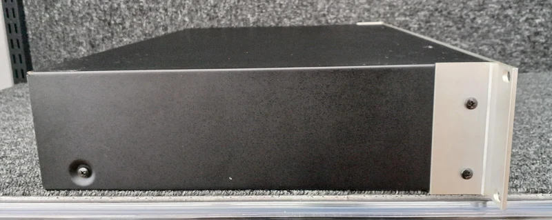 BEHRINGER Equalizer DSP8000