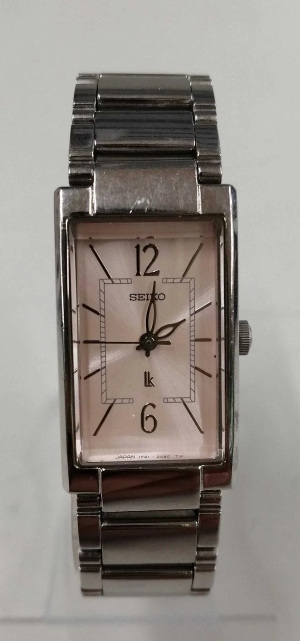SEIKO Quarz-Armbanduhr 1F21-5E20