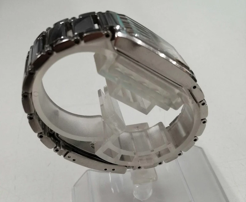 SEIKO Quarz-Armbanduhr 1F21-5E20