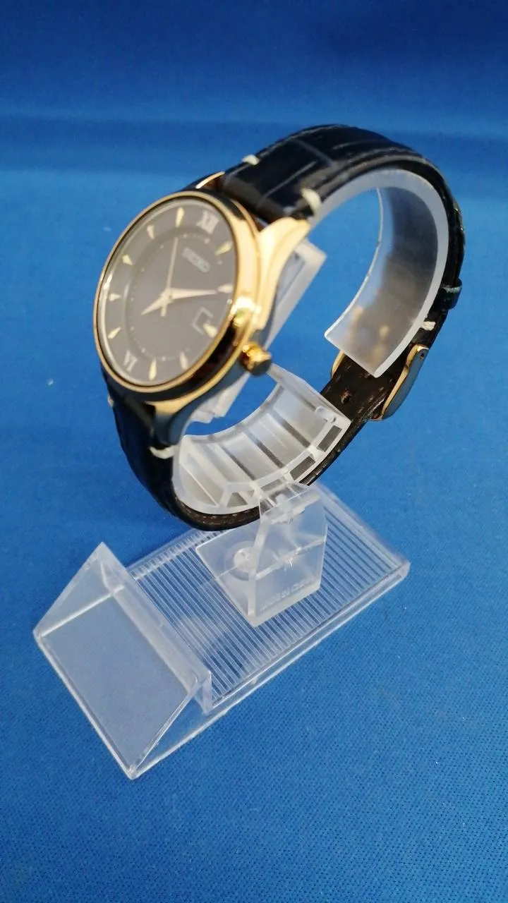 SEIKO Quarz-Analog-Armbanduhr V137-0DH0