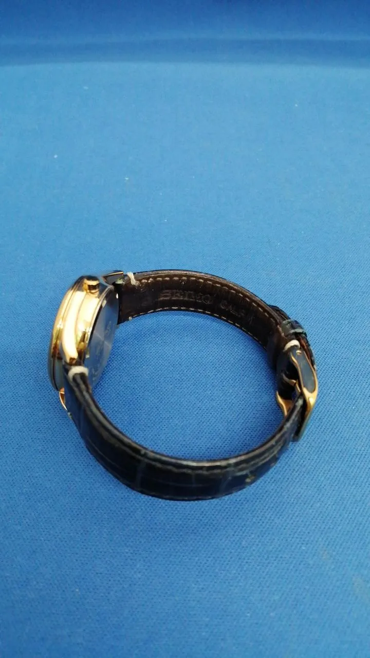 SEIKO Quarz-Analog-Armbanduhr V137-0DH0