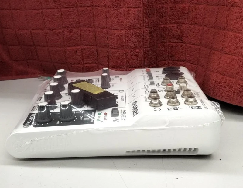 YAMAHA Webcasting-Mixer AG06