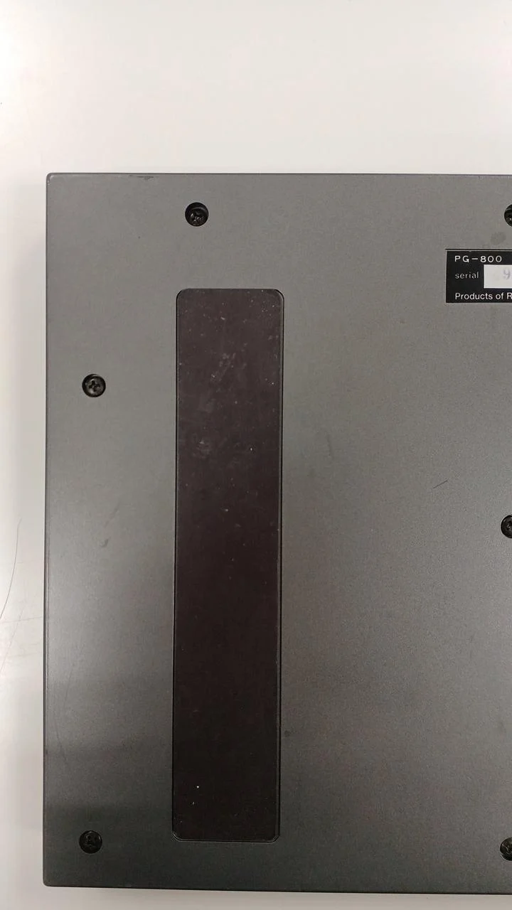 ROLAND Synthesizer Programmer PG-800 Schrott