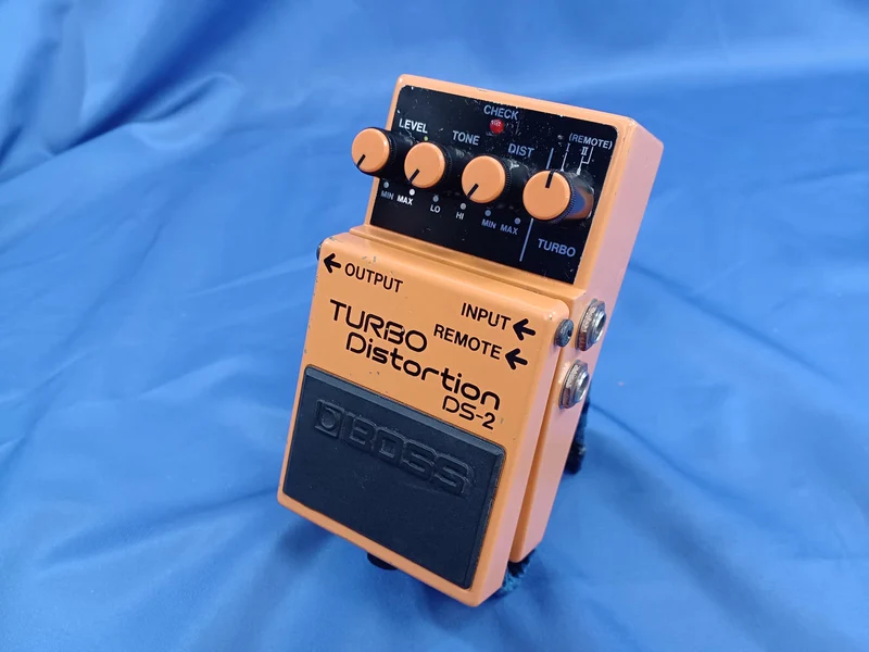 BOSS Distortion Effects DS-2