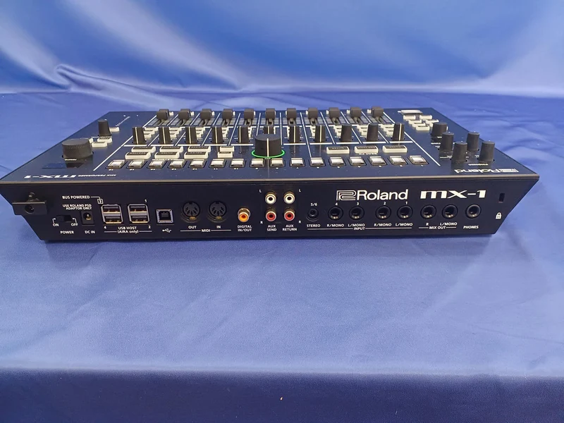 ROLAND Mischer MX-1