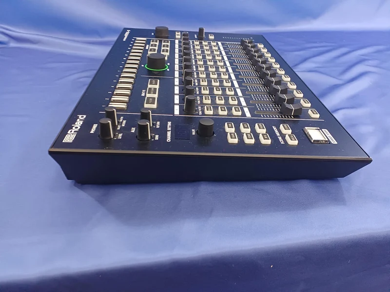 ROLAND Mischer MX-1