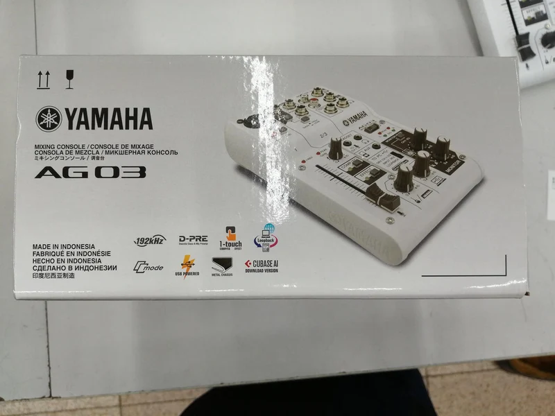 Die YAMAHA AG03, nach wie vor bei allen beliebt, ist ein absoluter Verkaufsschlager.