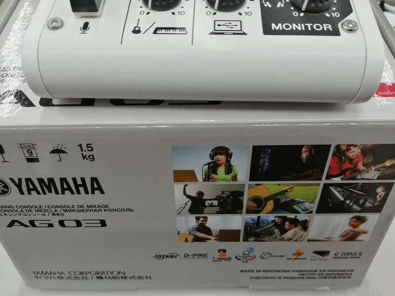 Die YAMAHA AG03, nach wie vor bei allen beliebt, ist ein absoluter Verkaufsschlager.