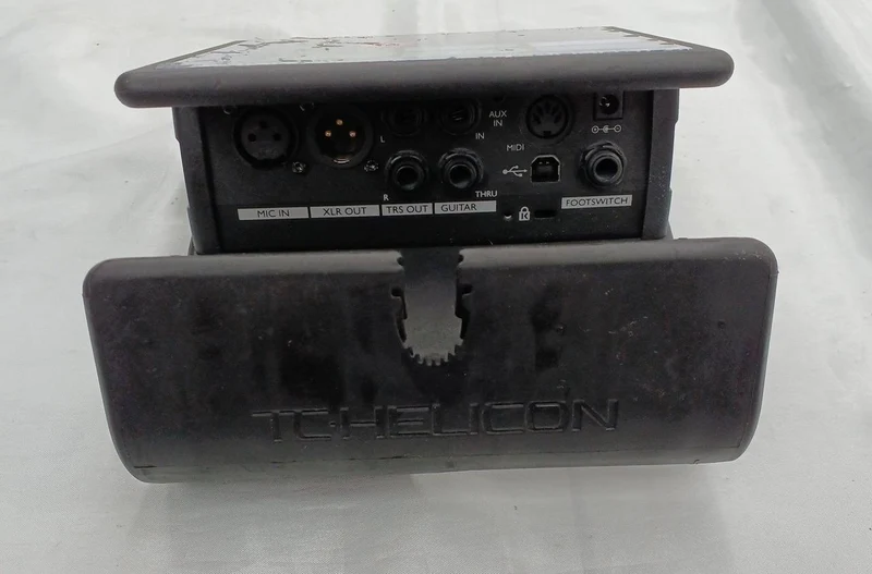 TC-HELICON Vocal Effects Pedal VOICELIVE TOUCH