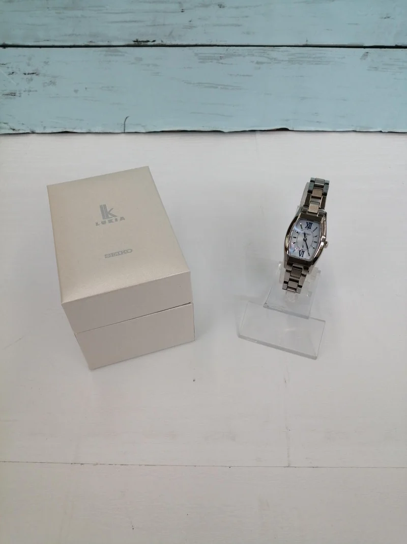 SEIKO LUKIA V117-0DK0