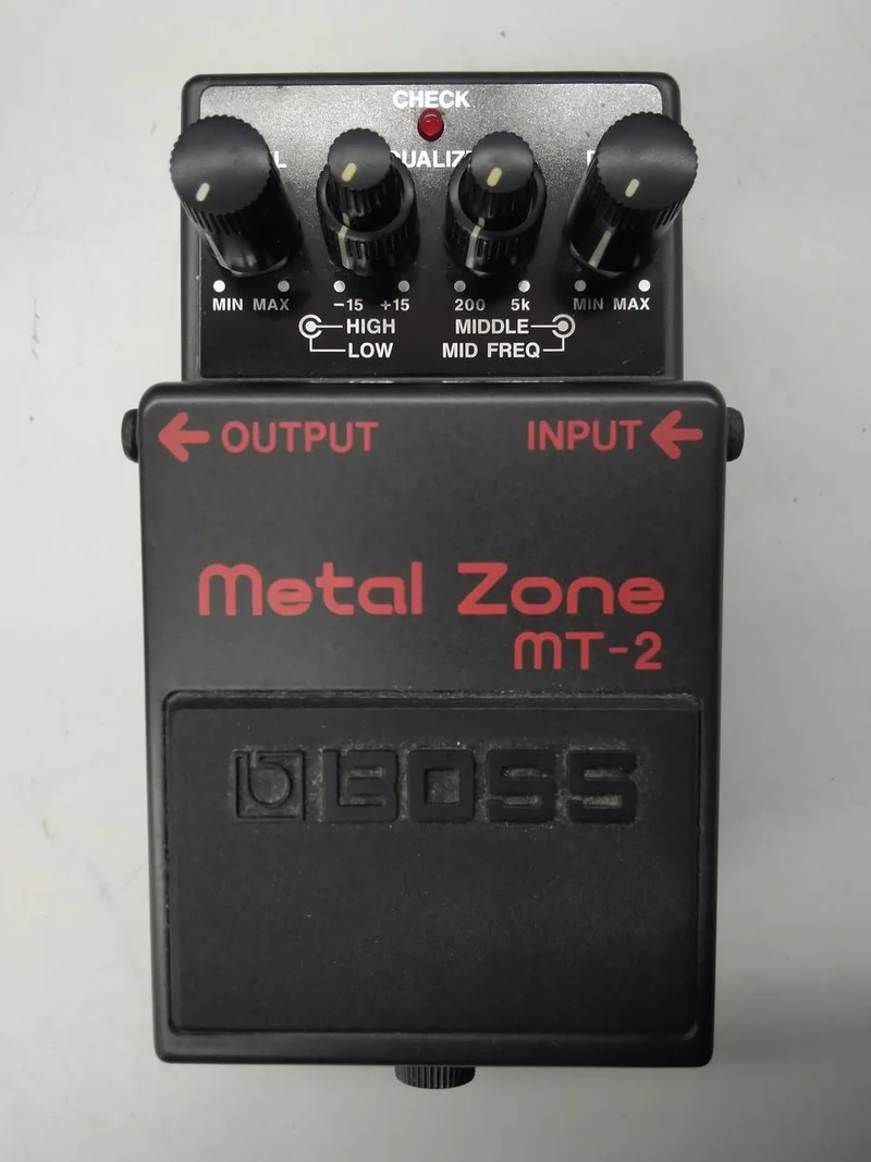 BOSS METAL ZONE MT-2