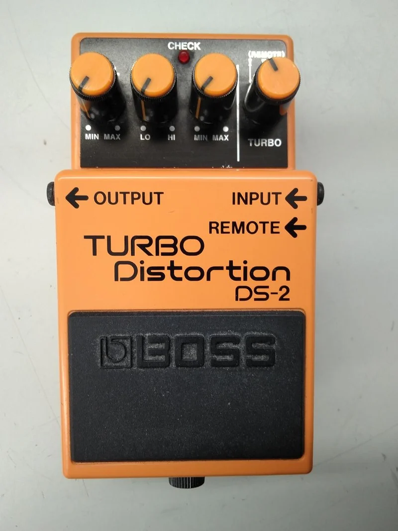 BOSS Distortion DS-2