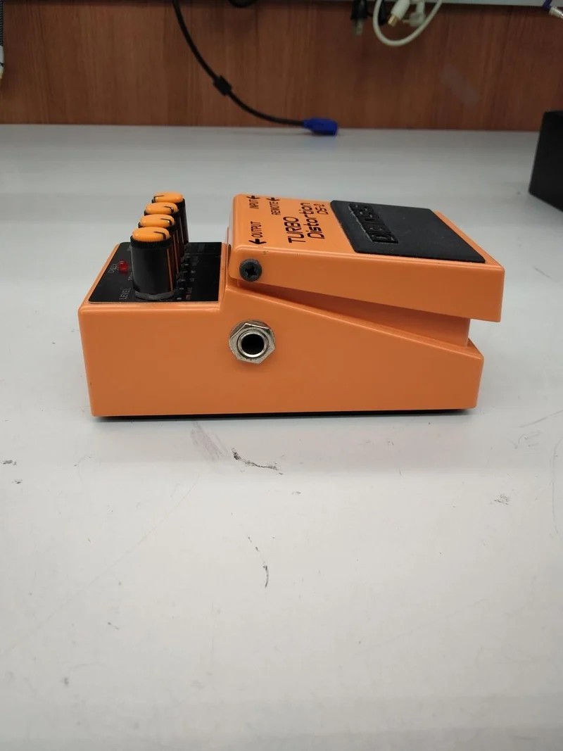 BOSS Distortion DS-2