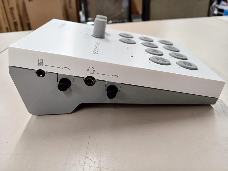 ROLAND Streaming Studio GO LIVECAST