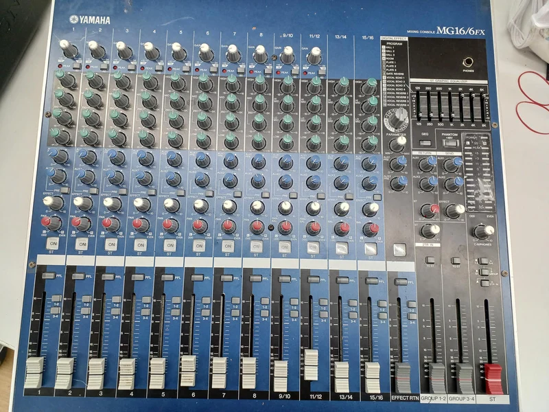 YAMAHA Analogmixer MG16/6FX